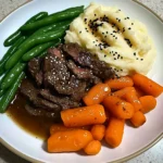 Savory Beef Plate with Mash, Carrots & Green Beans