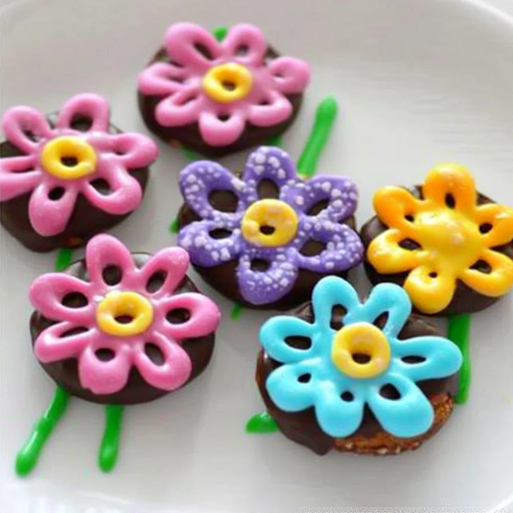 Chocolate Covered Pretzel Flowers